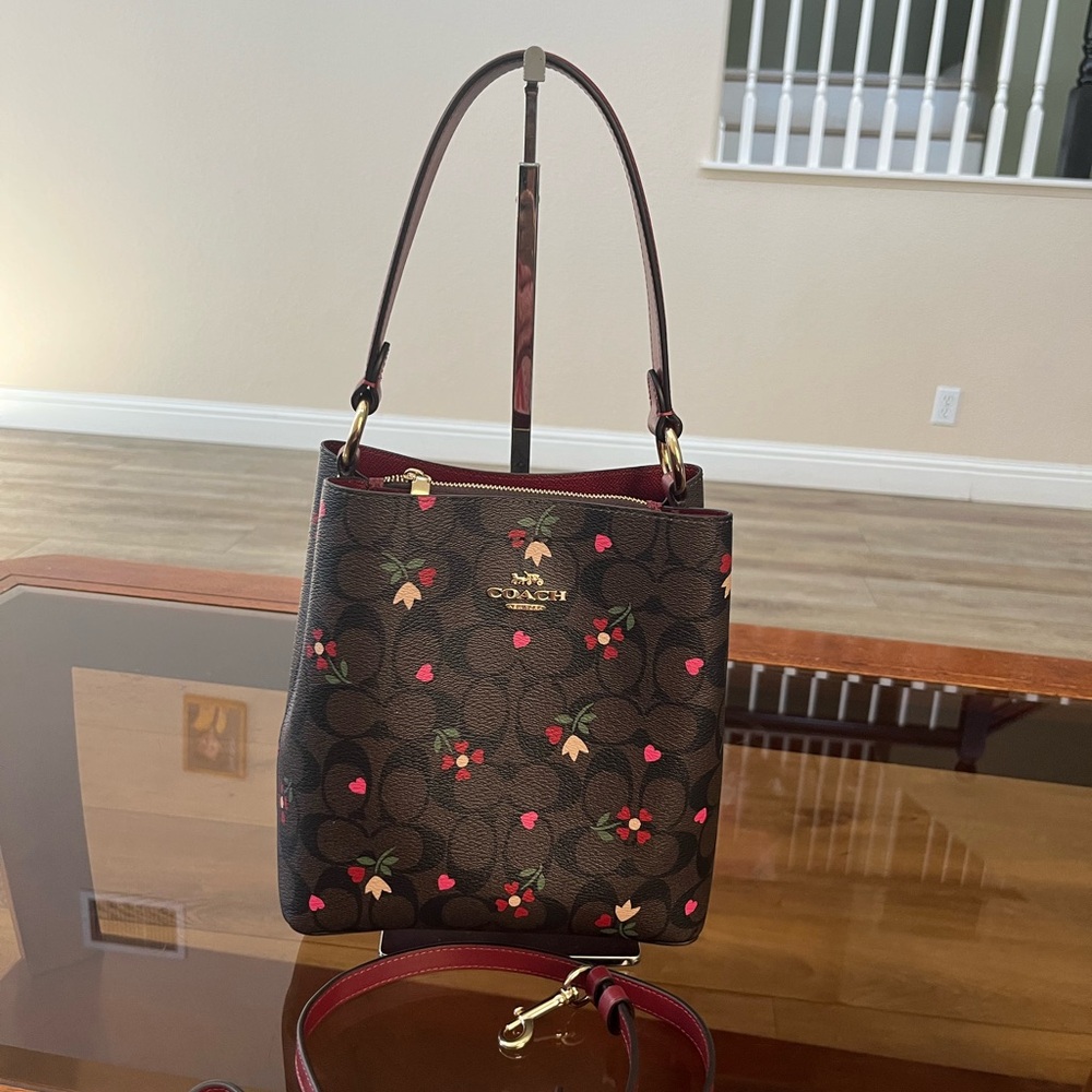 Coach Town Bucket Heart Flowers Bag